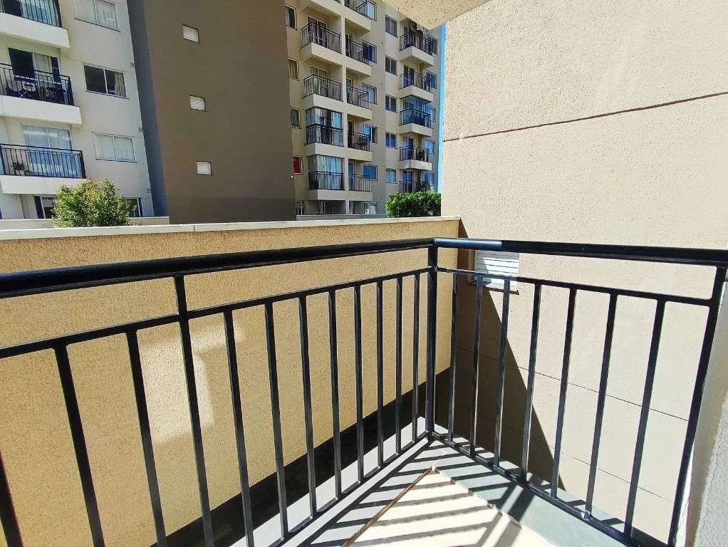 2-bedroom apartment with wood or laminate floors in Curitiba — photo 4