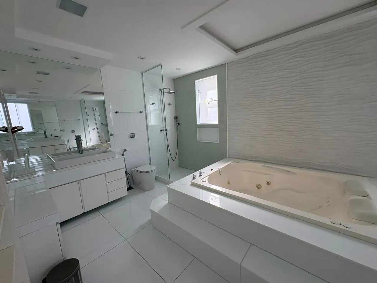Furnished 6-suite house with 640 m² and 4 parking — photo 57