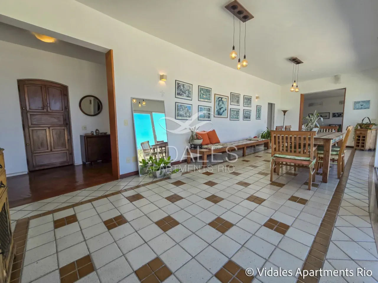 Furnished 715 m² apartment with 4 en-suite bedrooms — photo 21