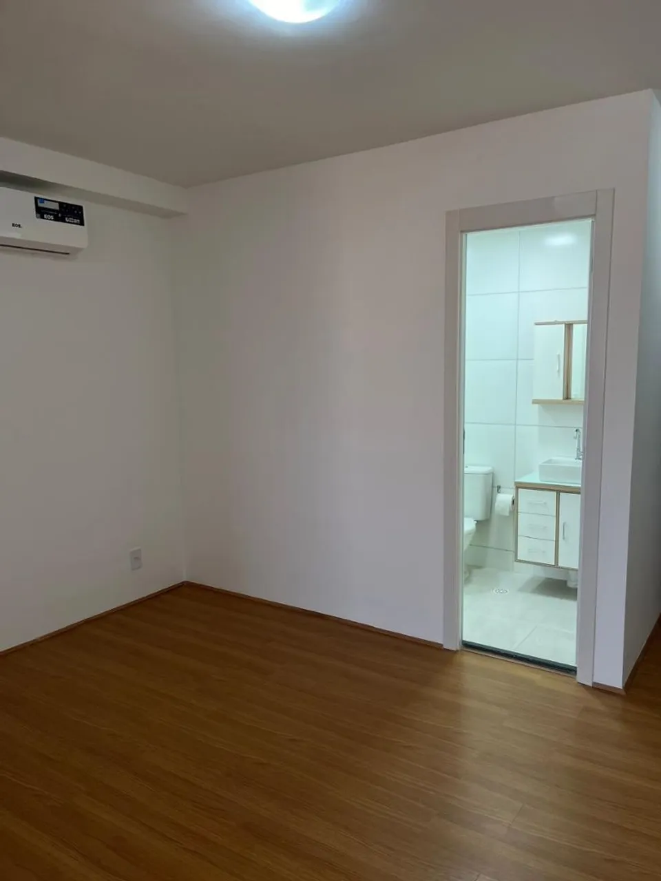 1-bedroom apartment with balcony and laundry area — photo 3