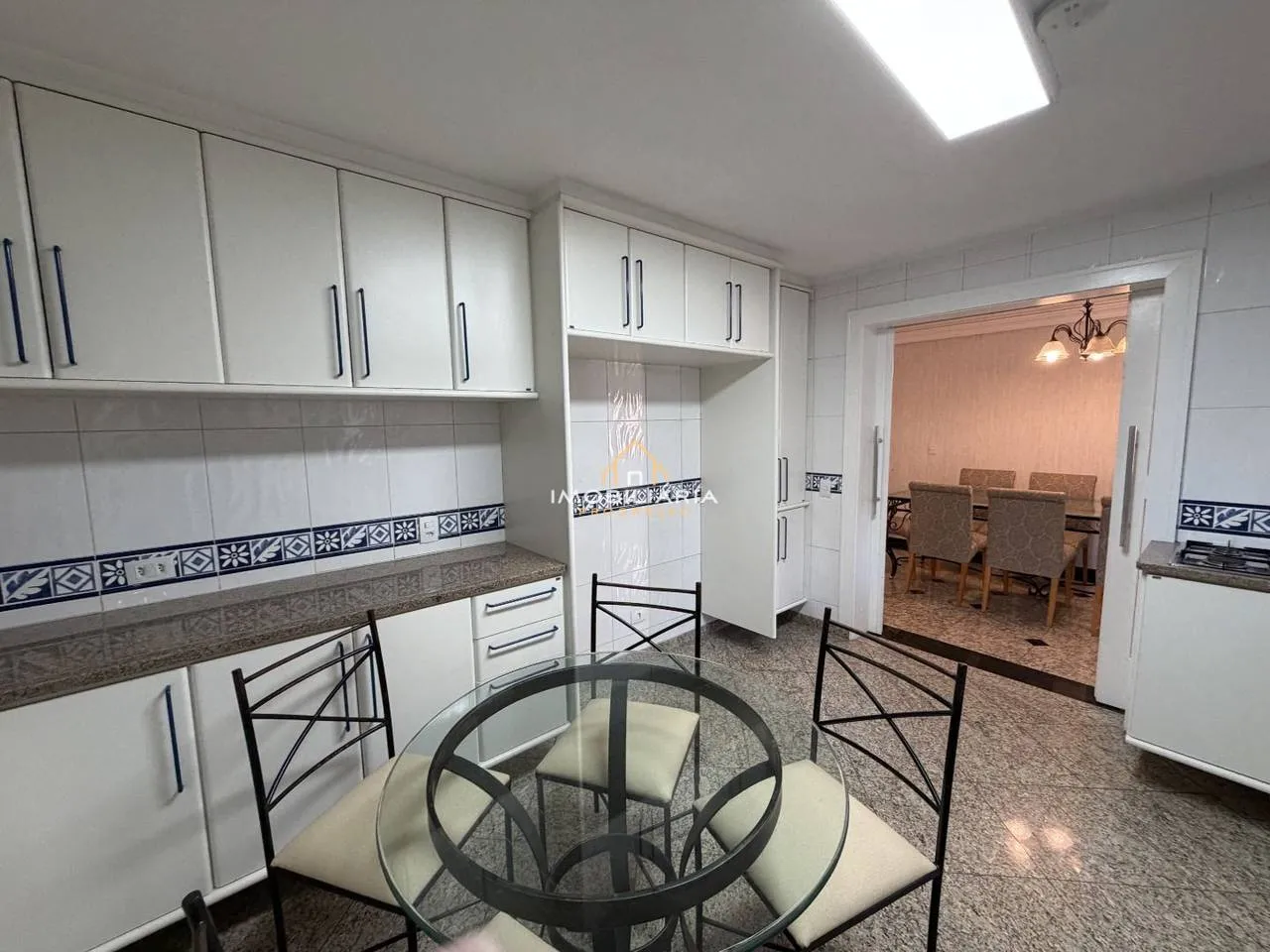3-bedroom apartment with a home office in Curitiba — photo 4