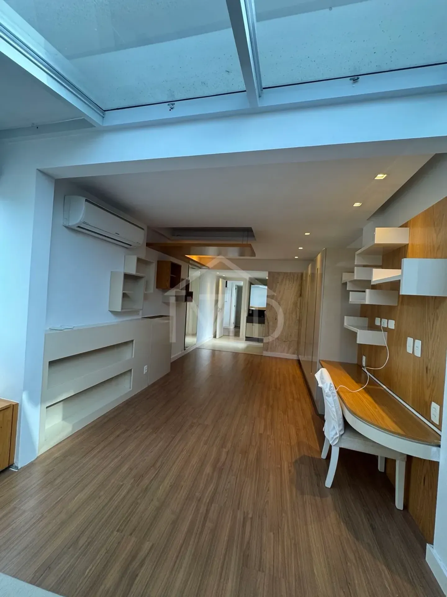 Furnished house with 4 en-suite bedrooms and open kitchen — photo 33