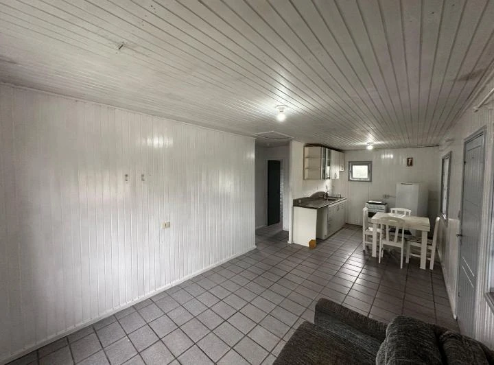 Casa mobiliada com 2 dormitórios e 1 banheiro