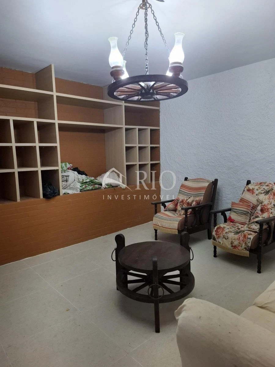 Unfurnished house with 4 bedrooms and 6 bathrooms, 945 m² — photo 22