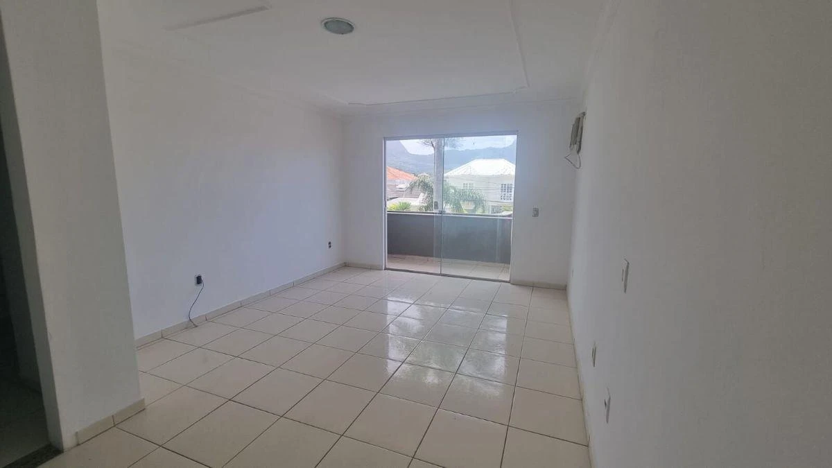 360 m² house with 4 en-suite bedrooms and 3 parking — photo 9