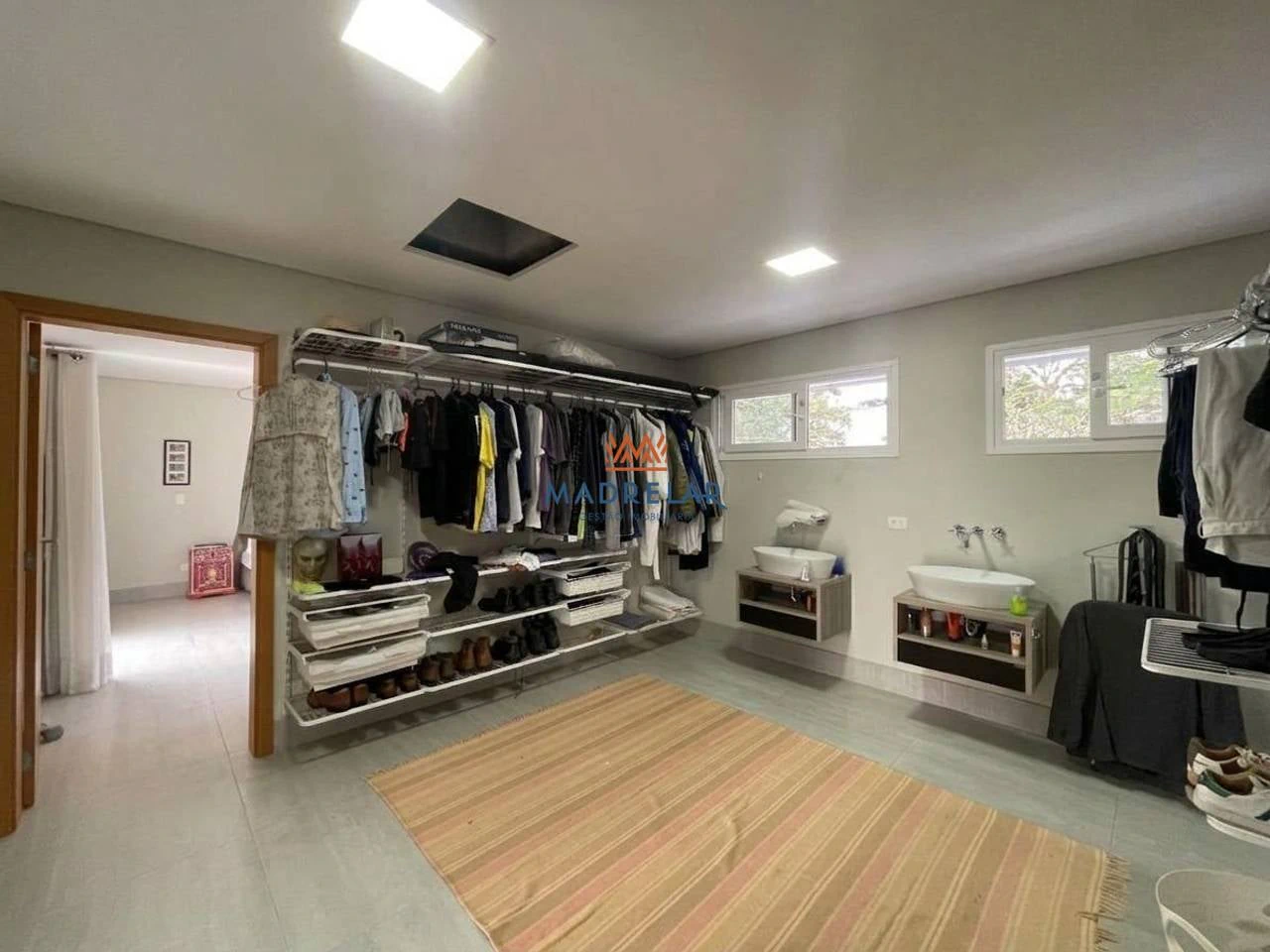 Furnished house, 389 m², with a walk-in closet — photo 5