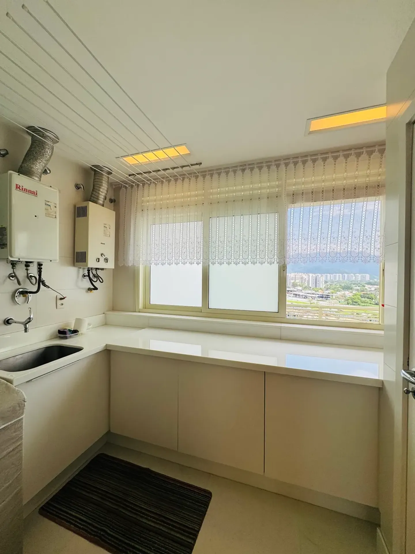Furnished apartment, 295 m², with floor-to-ceiling windows — photo 29