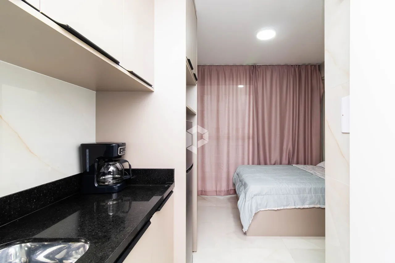 Furnished 1-bedroom apartment with balcony — photo 9