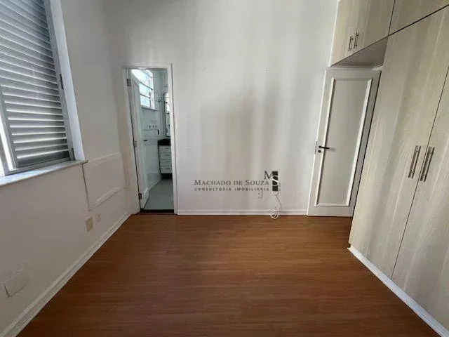 Робоче місце та 1 спальня: квартира 60 м²