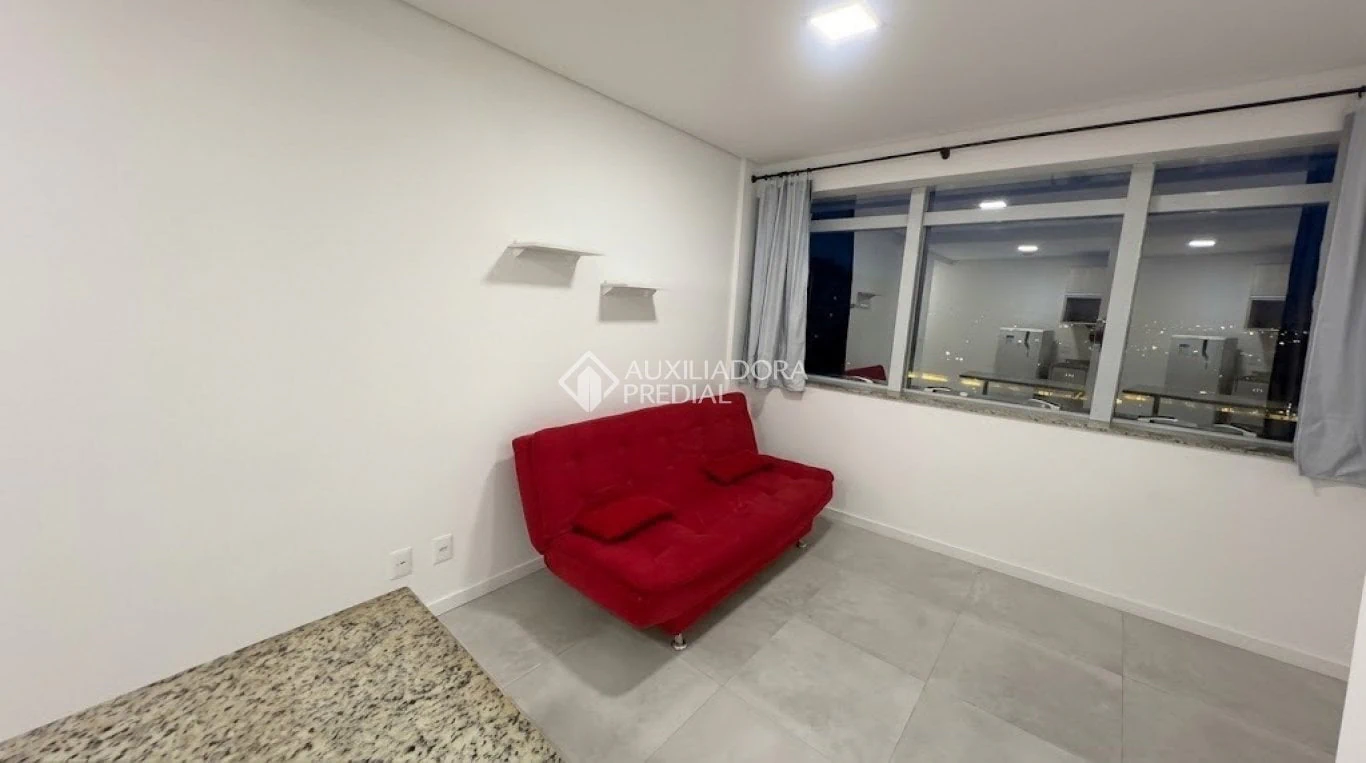 Apartamento amueblado de 1 dormitorio con balcón — photo 8