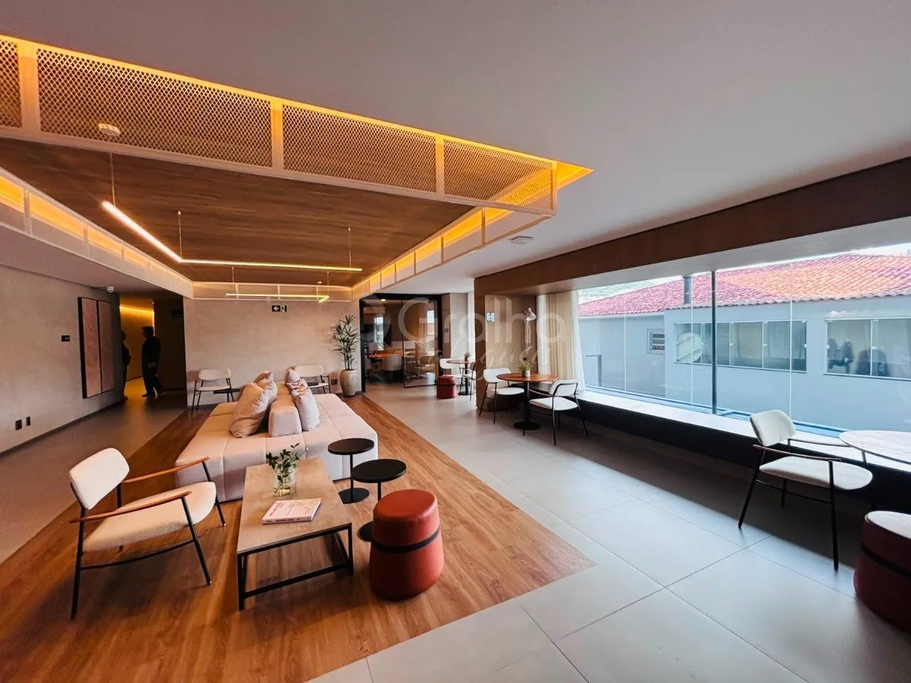Furnished 2 en-suite apartment with 155 m² — photo 10