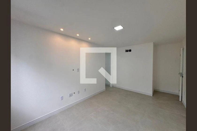 Rental house with 4 bedrooms and 222 m², balcony — photo 2