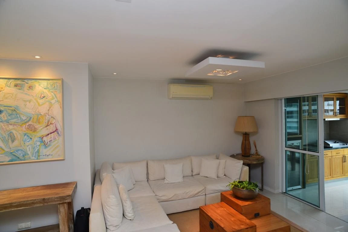3-bedroom apartment with a glass-enclosed balcony — photo 25