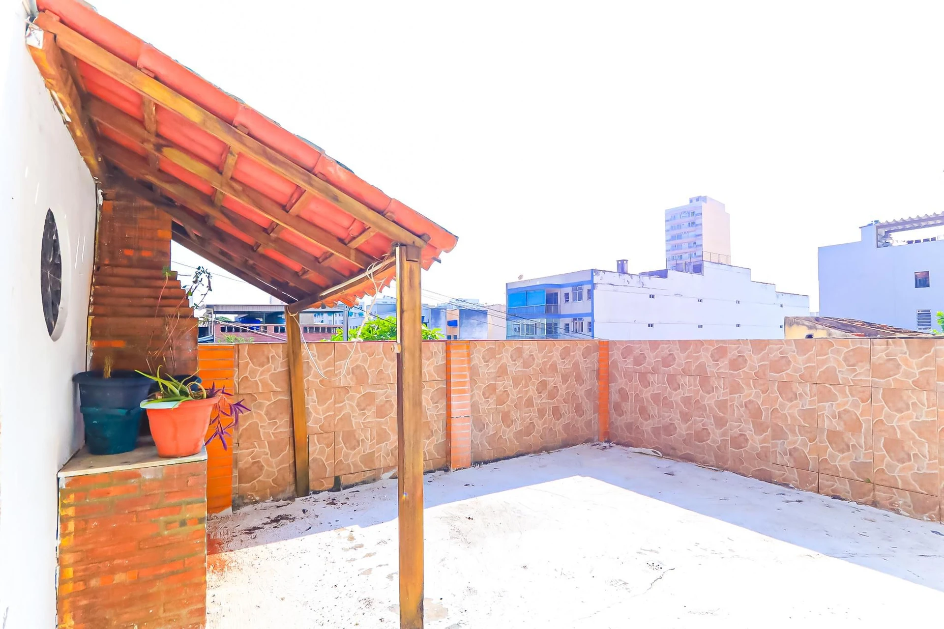 House with 2 bedrooms and a private garden — photo 7