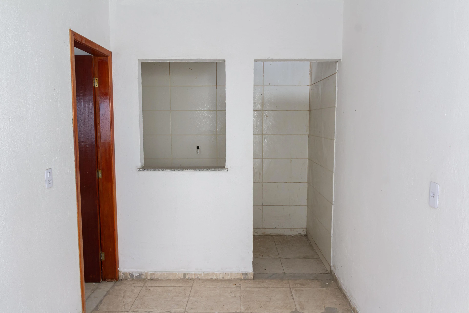 Studio unit with 1 bedroom, ensuite bathroom, private garden — photo 35