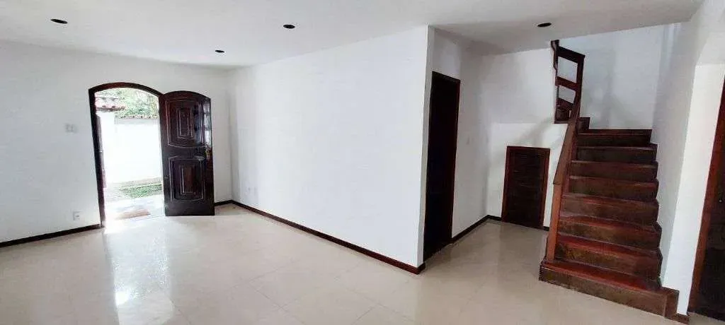 3-bedroom house with a bathtub in Rio de Janeiro — photo 34