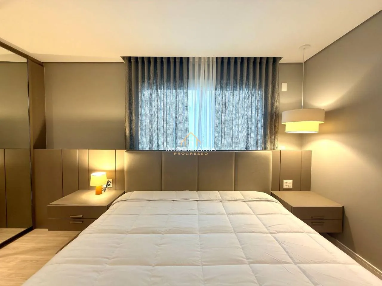 Floor-to-ceiling windows in a 3-bedroom apartment, 138 m² — photo 23