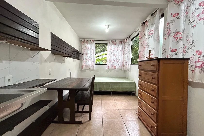 Kitnet mobiliada com cozinha a gás e 1 quarto — photo 2