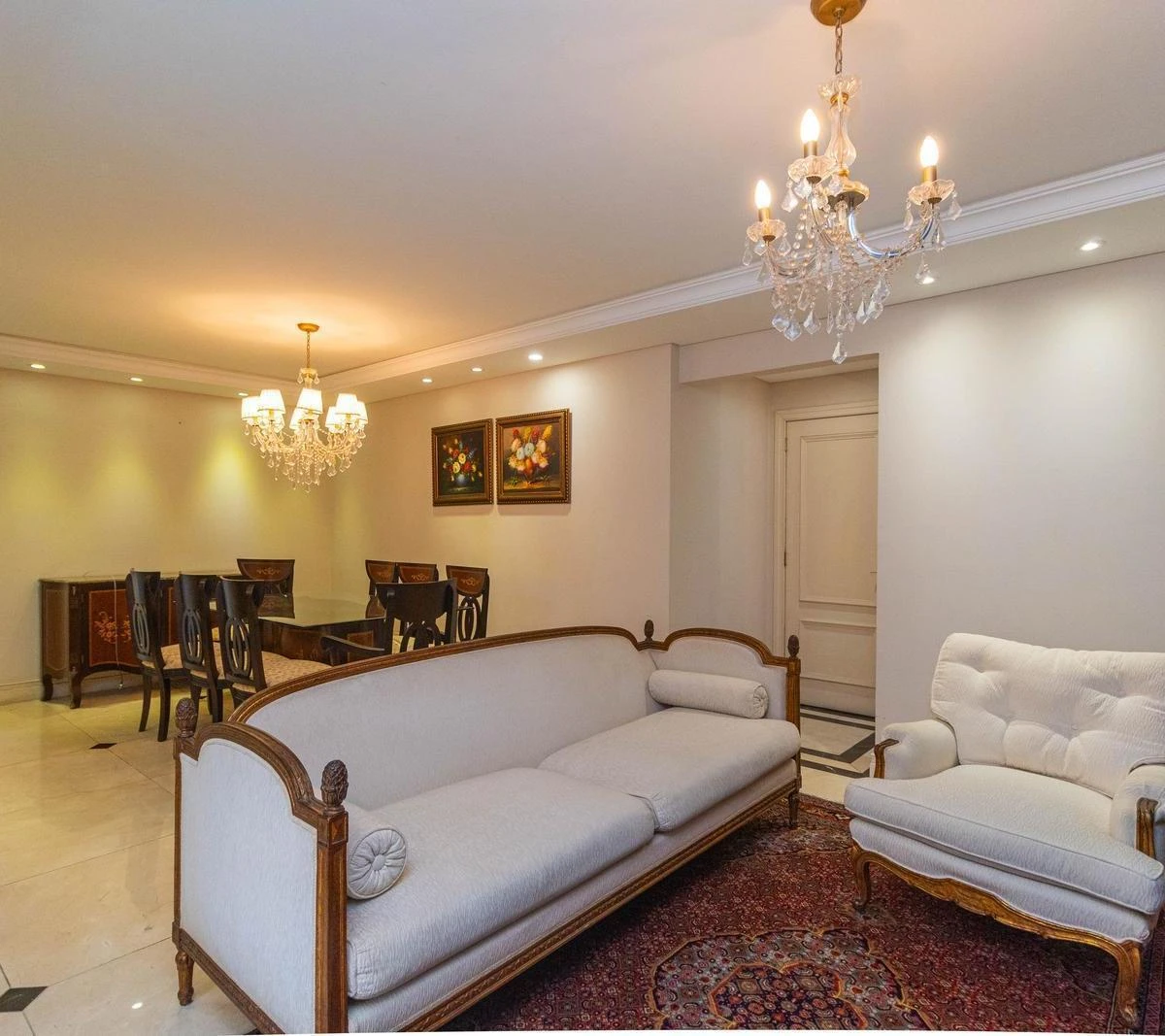 2-bedroom apartment with a bathtub in Curitiba — photo 3