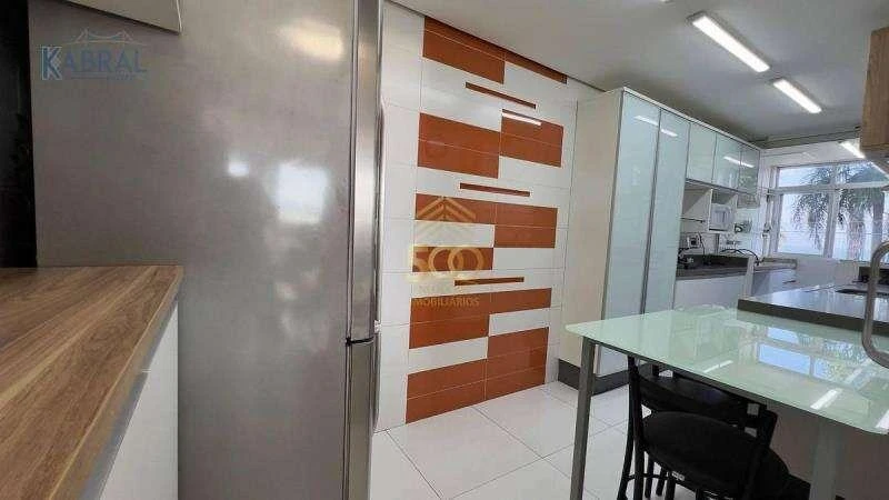 Furnished 3-bedroom apartment with enclosed balcony — photo 2