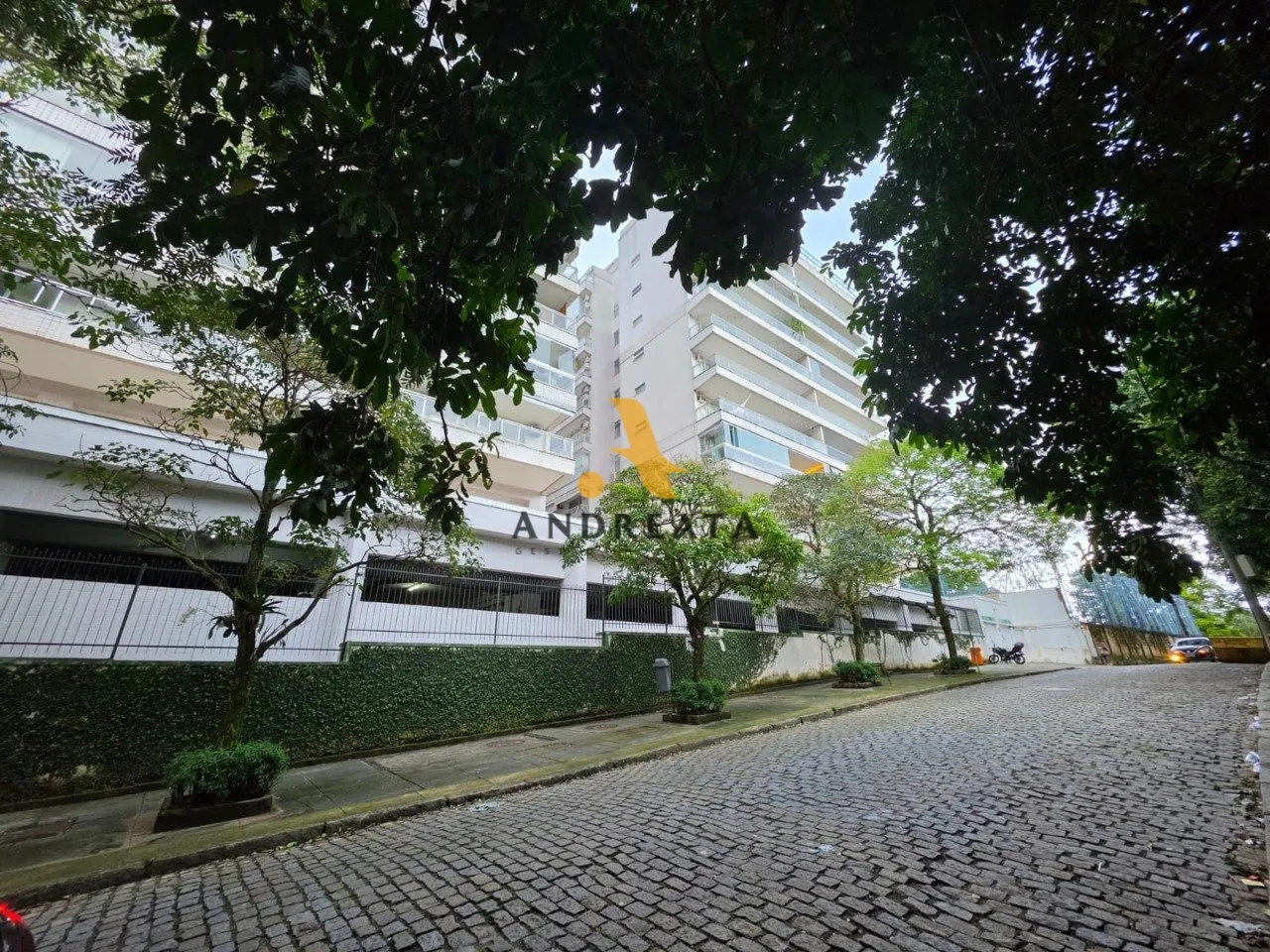 2-bedroom apartment with laundry area and 109 m² — photo 33