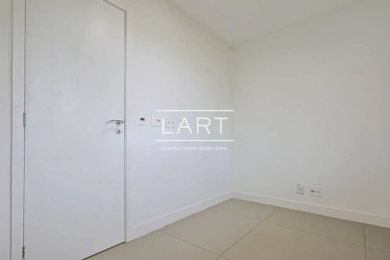 180 m² apartment with 3 bedrooms and 2 parking spots — photo 5