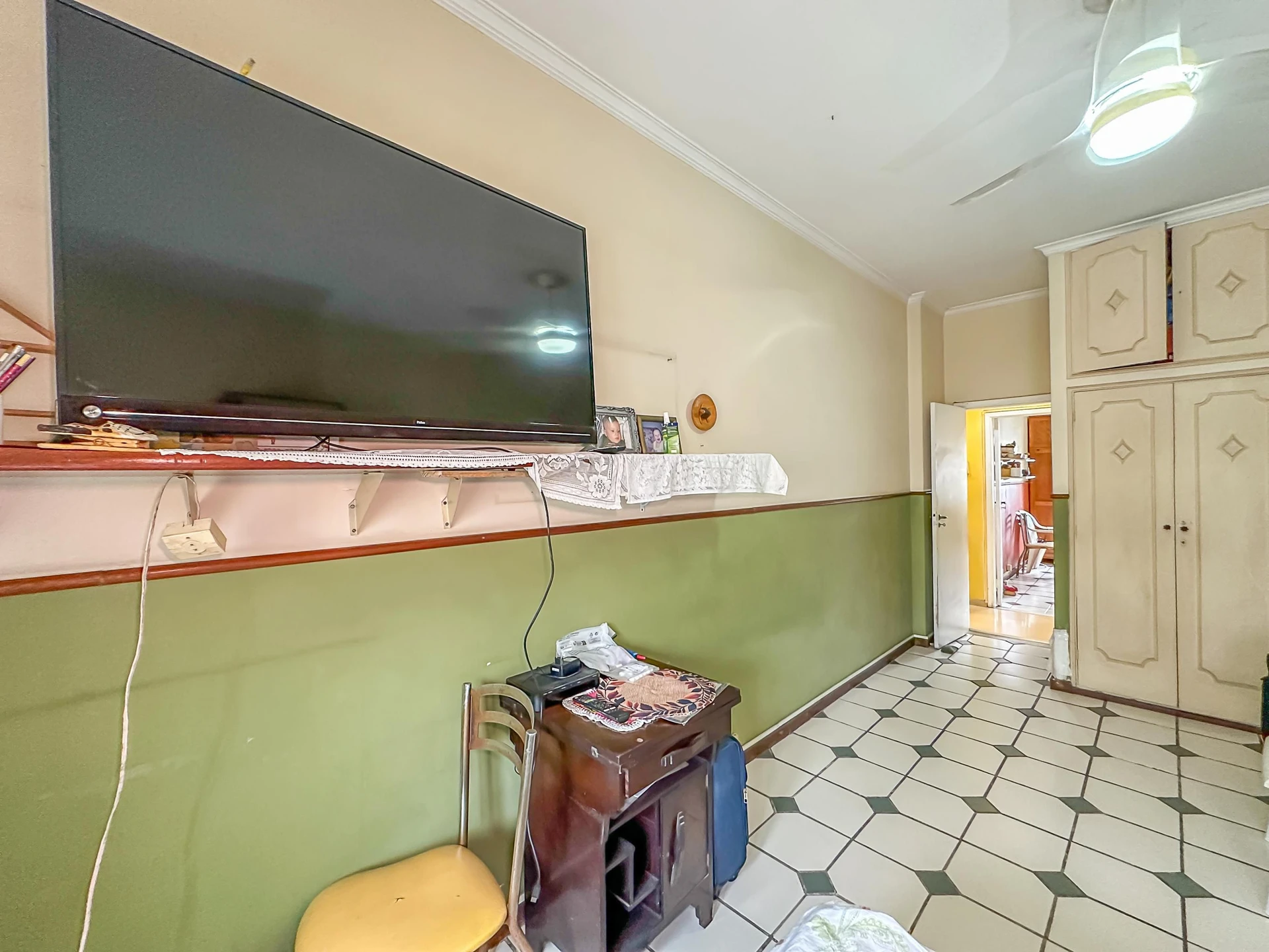 Ванна та 4 спальні: квартира 206 м² — photo 2