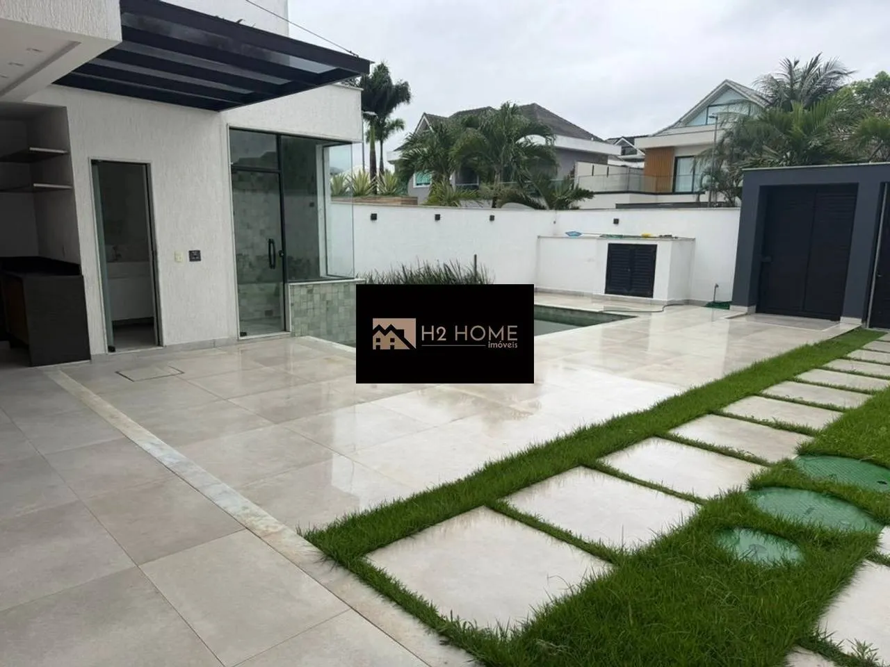 Garden in a 4-bedroom house, 290 m² — photo 63