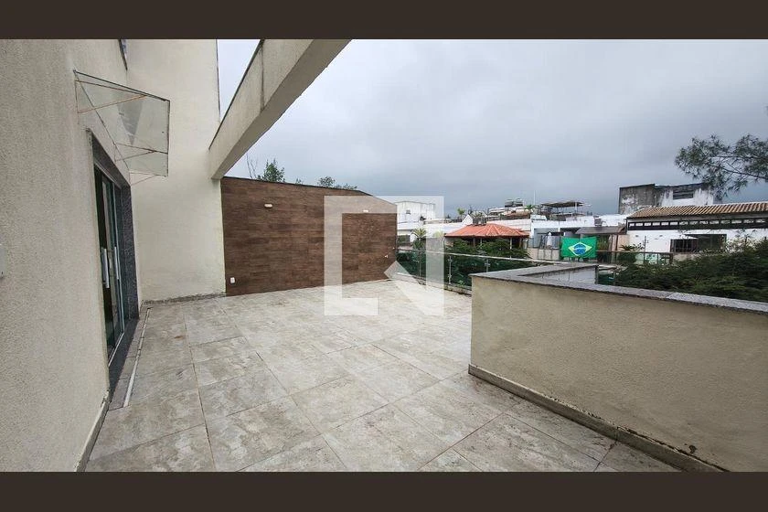 Balcony with a grill in a 3-bedroom apartment, 311 m² — photo 16