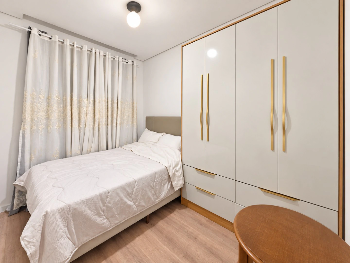 Furnished apartment in a building with a gym — photo 18