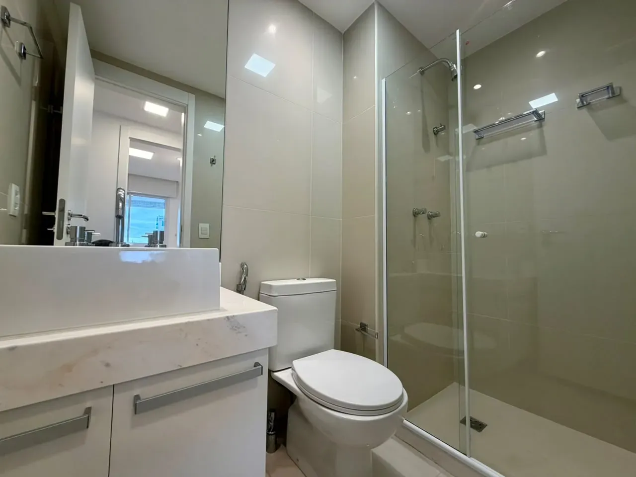 2-bedroom apartment with a park view in Rio de Janeiro — photo 15