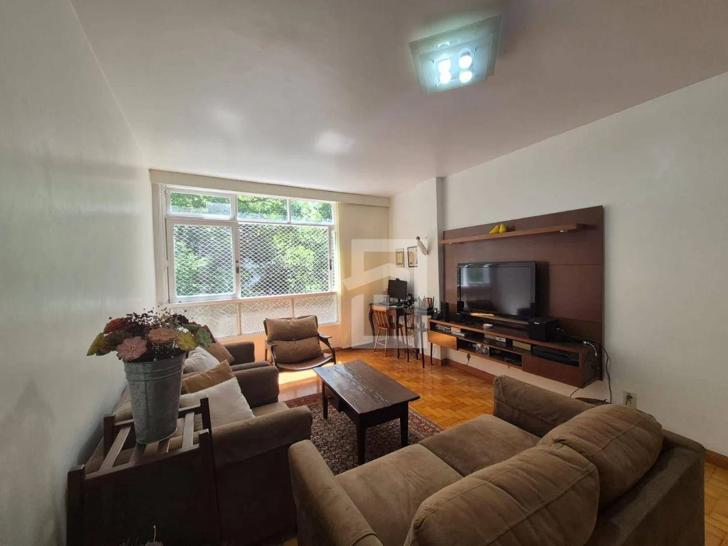Unfurnished 3-bedroom apartment with a balcony — photo 4