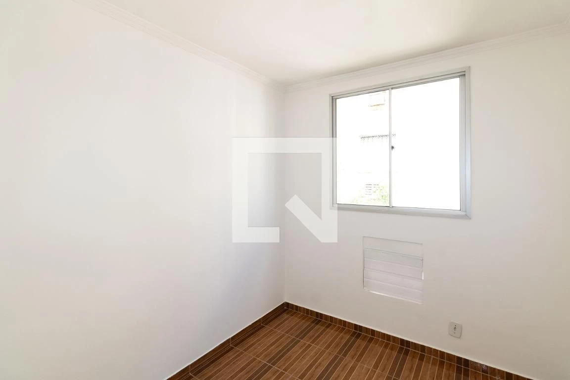 Apartamento com 2 quartos, 1 banheiro e varanda — photo 14