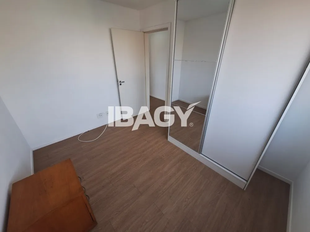 Apartamento moderno con 3 dormitorios y cocina abierta — photo 13