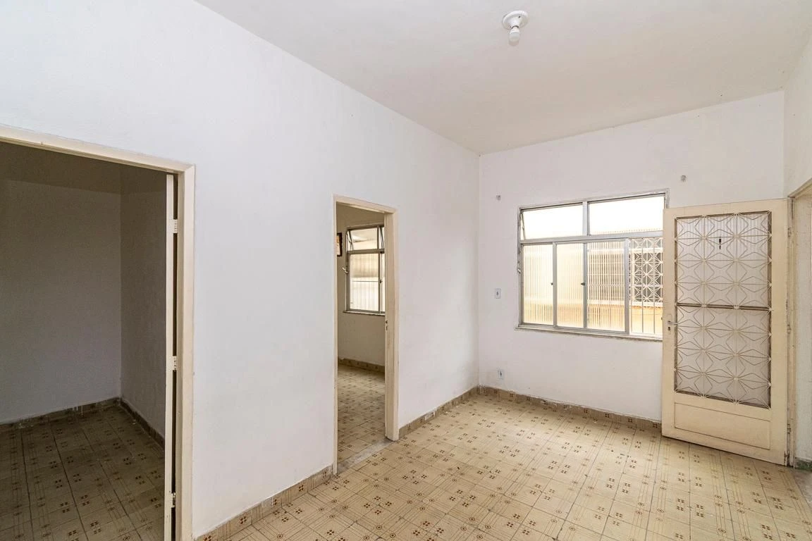 2-bedroom apartment with 1 bathroom, no parking — photo 16