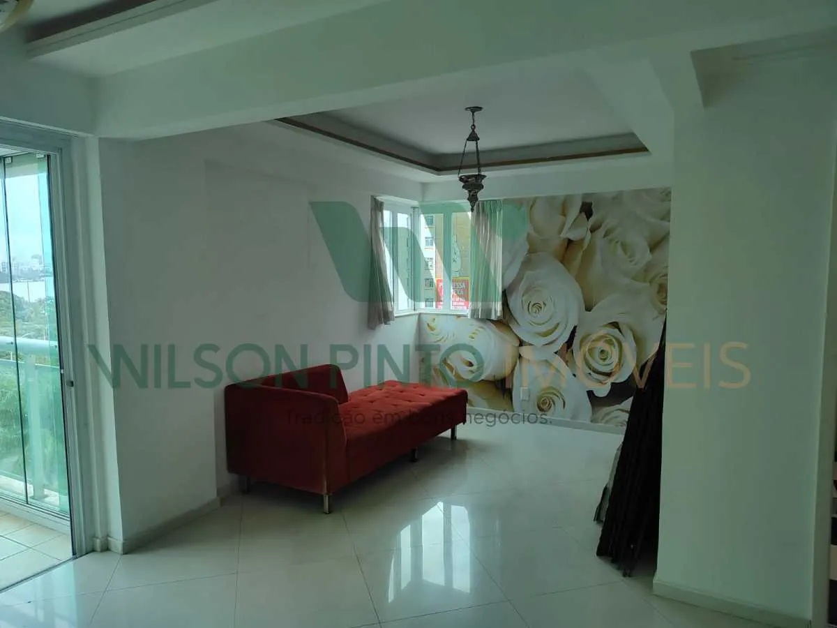 Balcony with a grill in a 2-bedroom apartment, 172 m² — photo 7