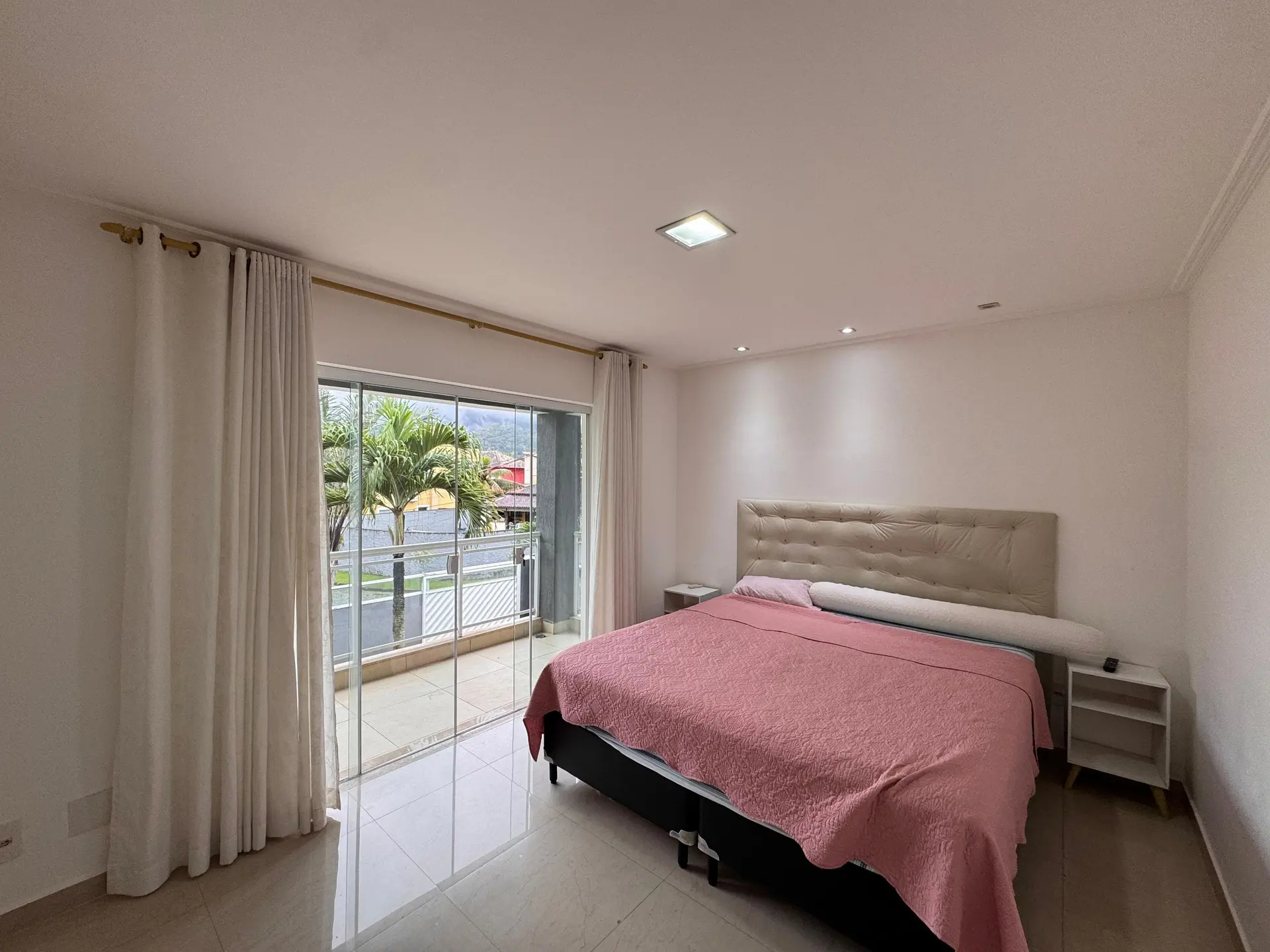Casa mobiliada com 6 quartos e 6 banheiros — photo 17