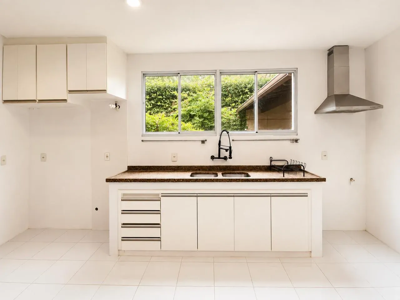 Casa para locação 647 m² com 5 quartos e 2 suítes — photo 21