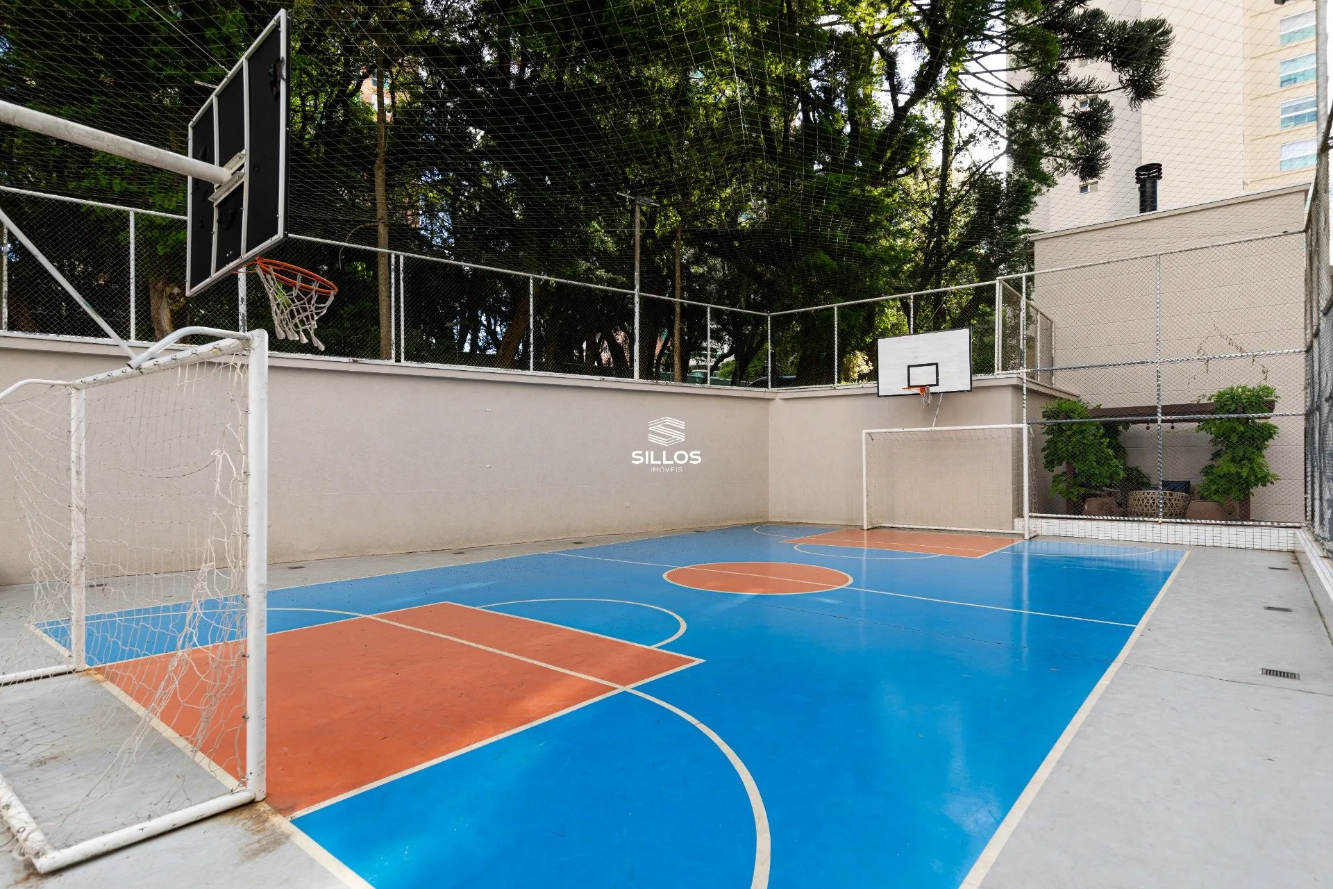 Квартира 321 м² з 3 спальнями-сюїтами і 4 паркомісцями — photo 39