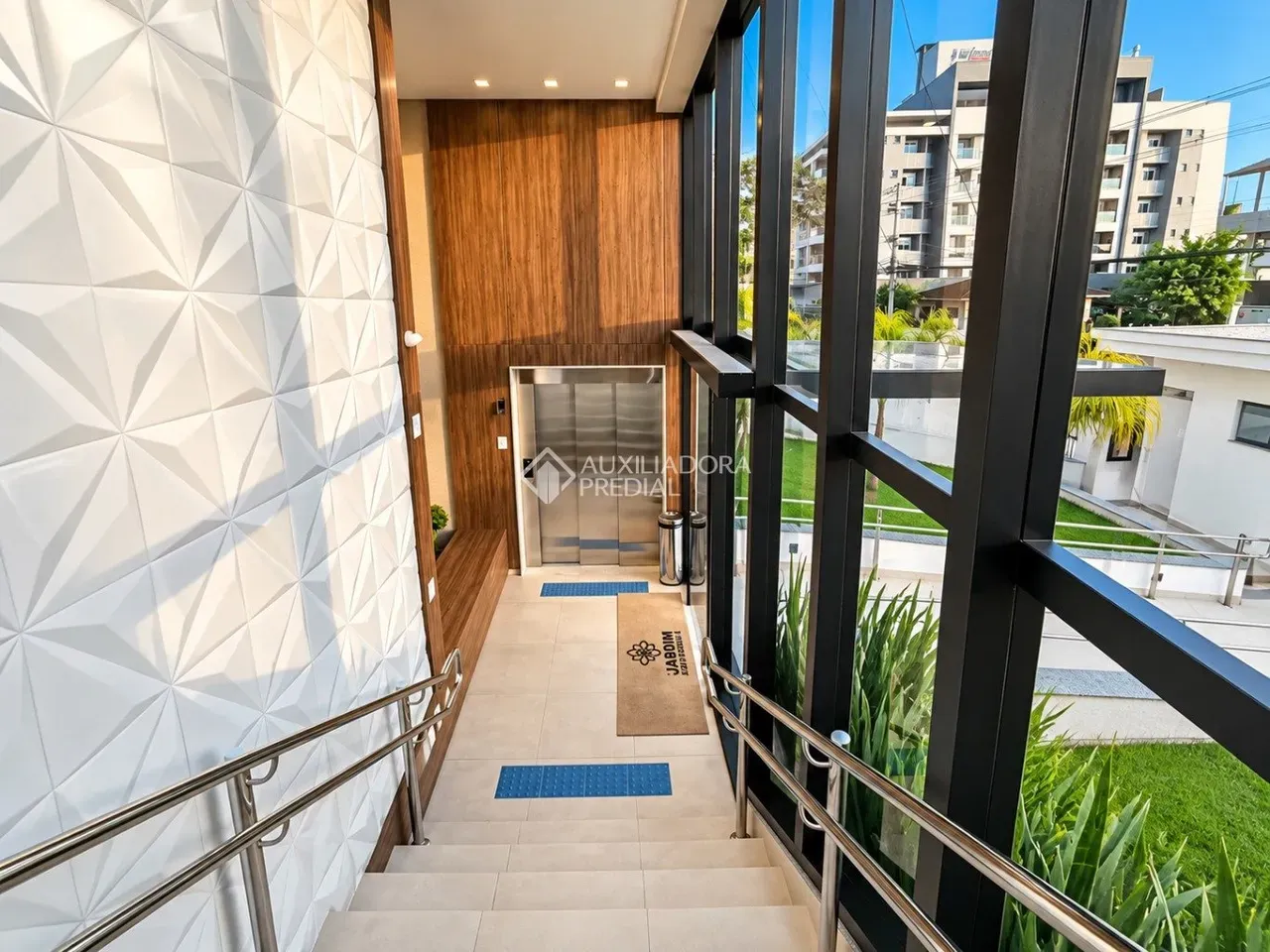Furnished 2-bedroom apartment with balcony and grill — photo 19
