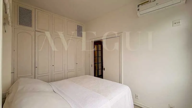 Bathtub in a 2-bedroom apartment, 69 m² — photo 5
