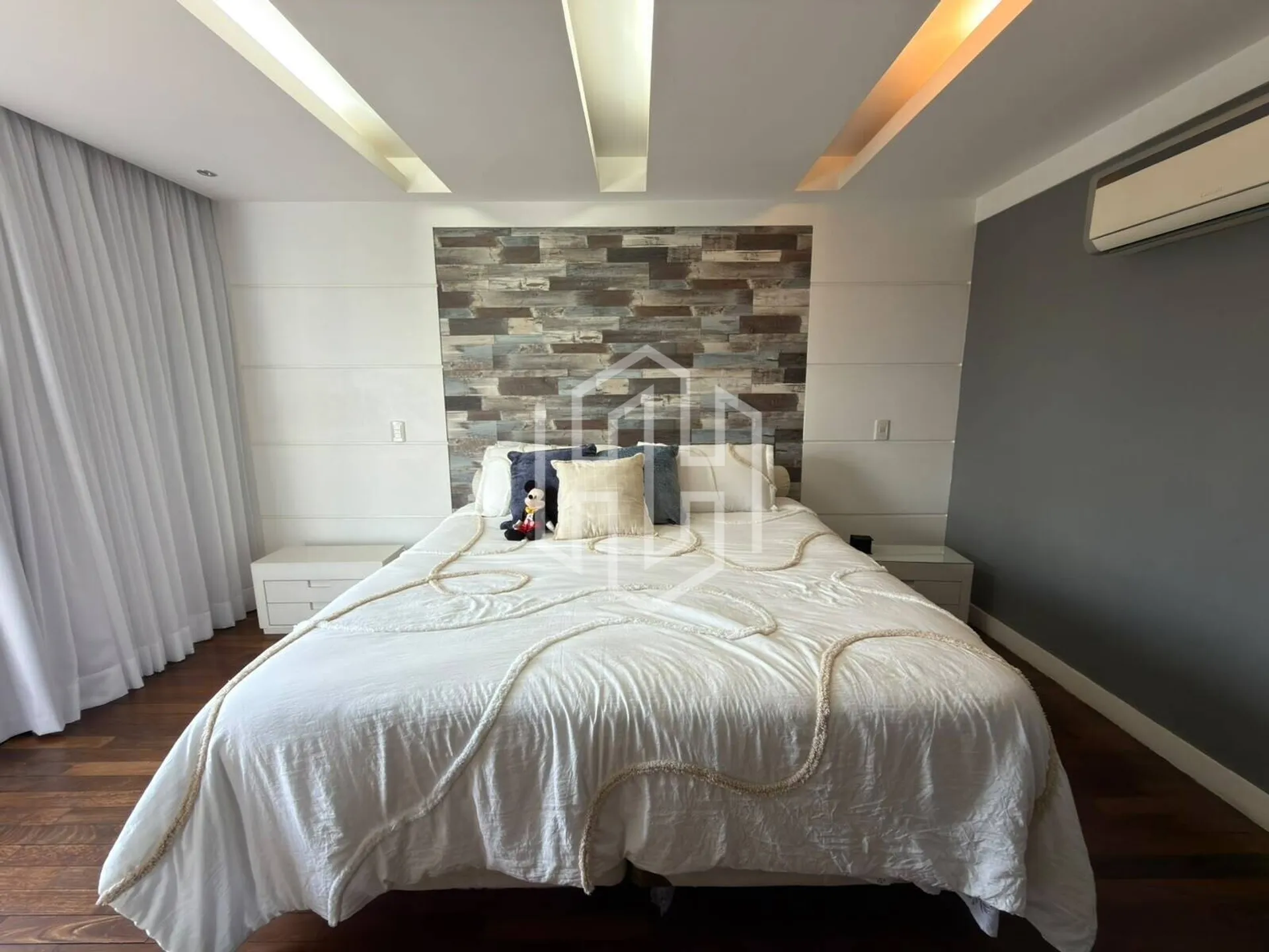 Балкон з грилем та 5 спалень: будинок 450 м² — photo 19