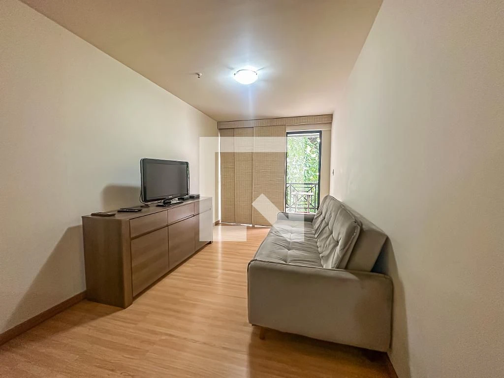 Furnished 2-bedroom apartment with built-in wardrobes — photo 7