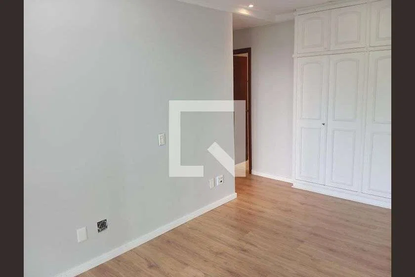 250 m² apartment with 4 bedrooms and 3 parking spots — photo 14