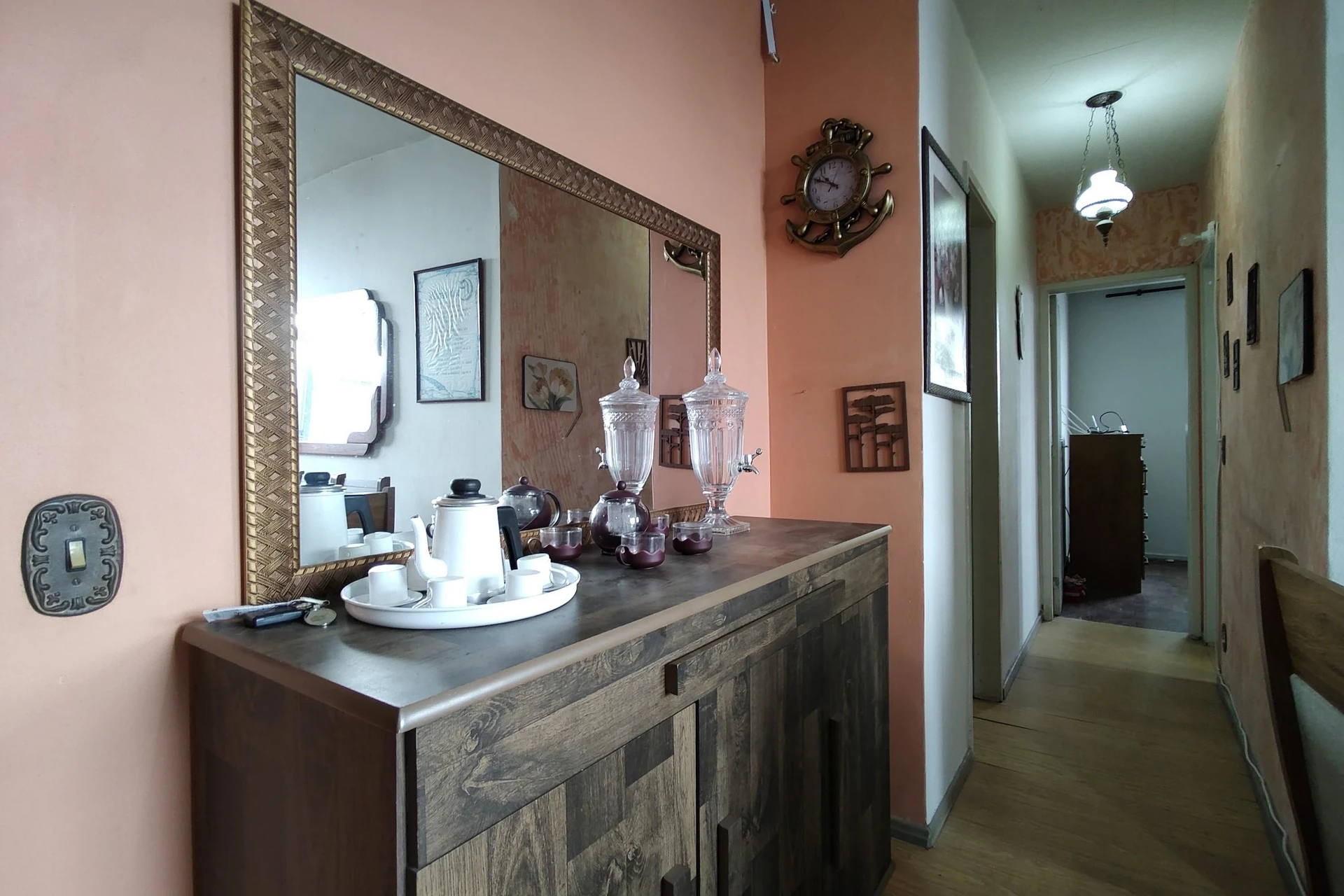 Furnished 2-bedroom apartment with a balcony — photo 37