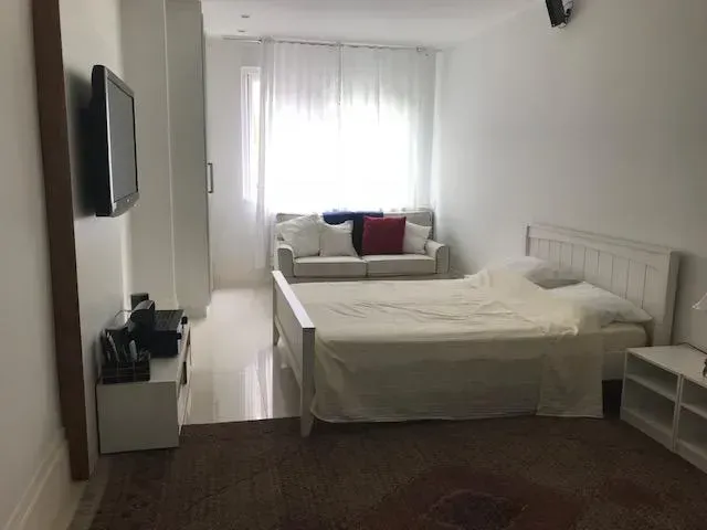 Unfurnished apartment with 3 bedrooms and 5 bathrooms — photo 3