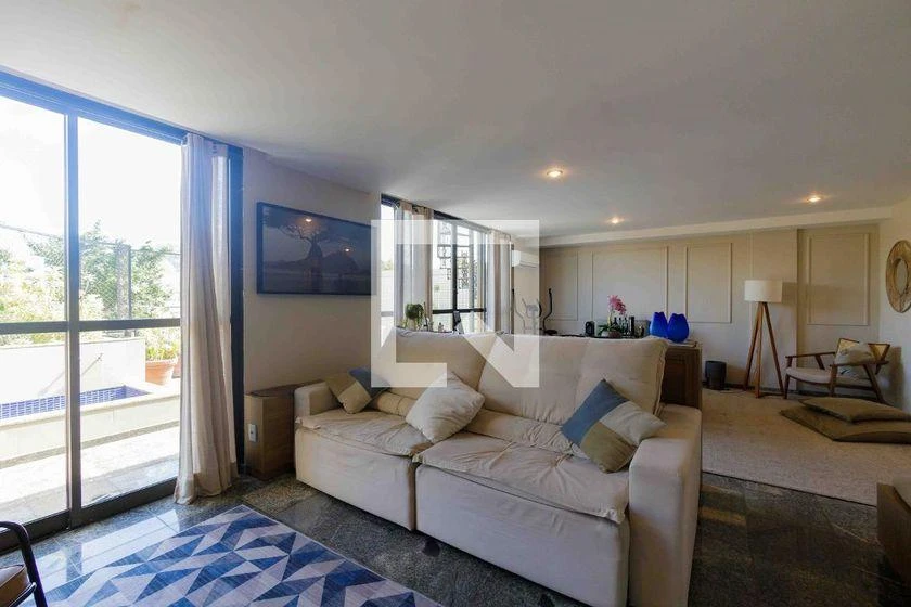 Furnished 185 m² apartment with 3 bedrooms and balcony — photo 16