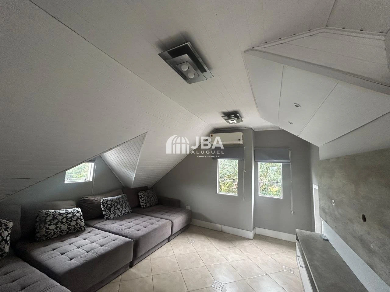 4-bedroom house with a private BBQ — photo 11
