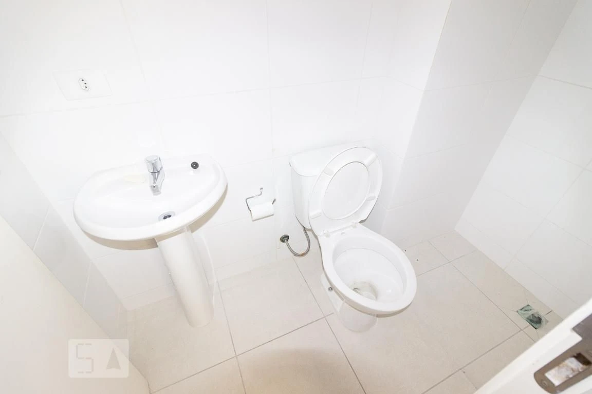 Bathtub in a 4-bedroom apartment, 255 m² — photo 61
