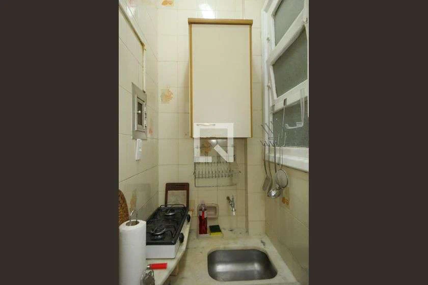 Kitnet mobiliada com máquina de lavar e armários embutidos — photo 11